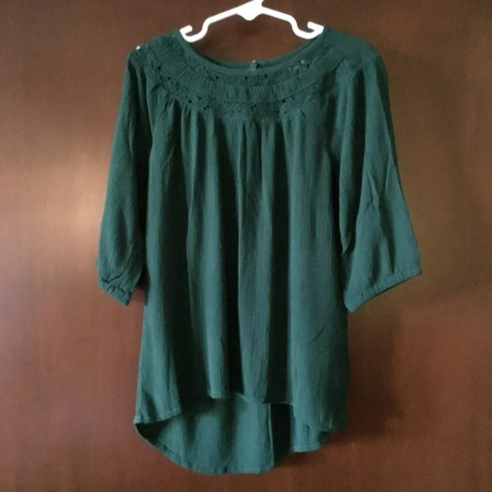Old Navy lace-yoke crepe top XS 4-5